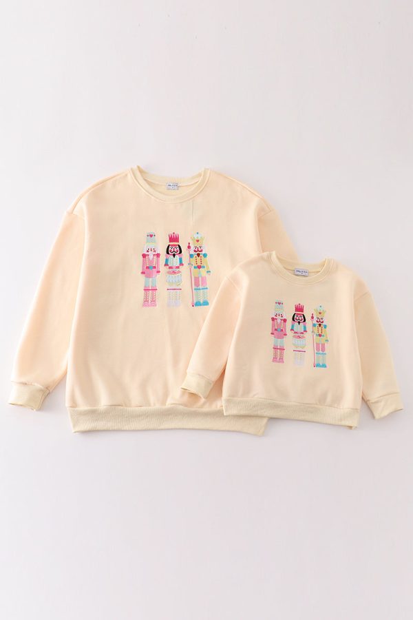 Yellow nutcracker embroidery mom&me fleece sweatshirt Fashion