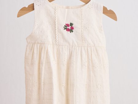 White hand embroidery lace dress Discount